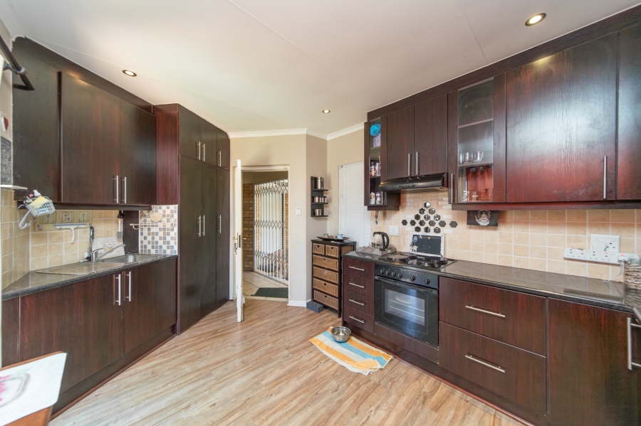 4 Bedroom Property for Sale in Beacon Bay Eastern Cape